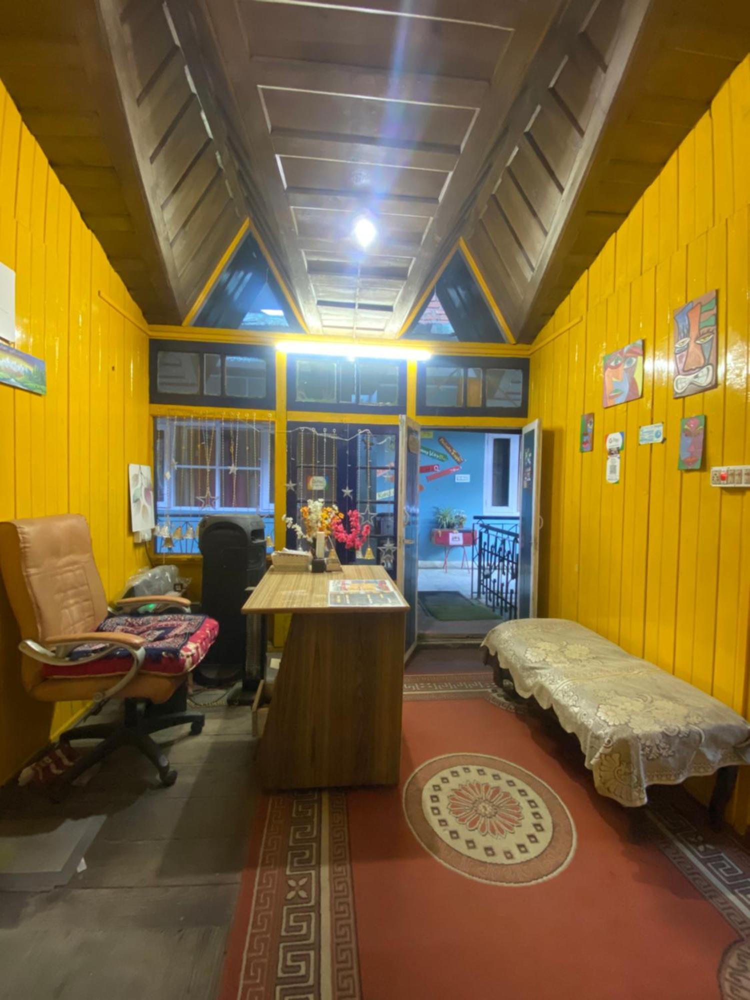 The Prasher Lodge Mall Road Manali Exterior photo